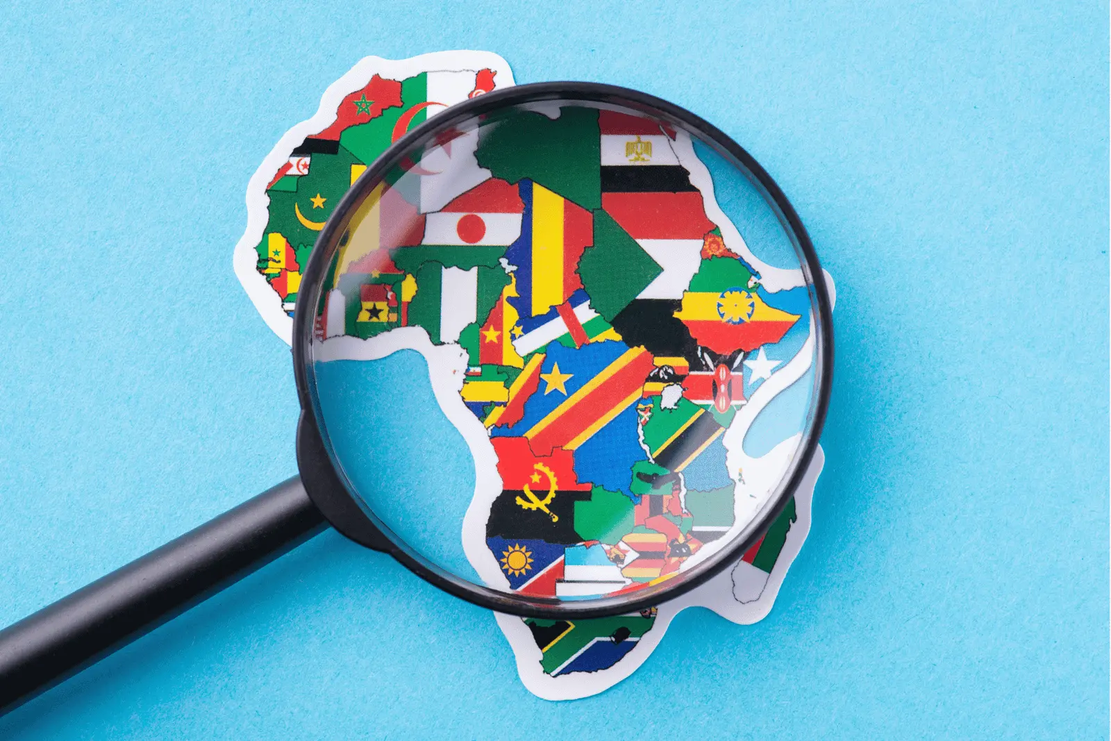 Afrika haritası üzerinde büyüteç – Afrika lojistik insights